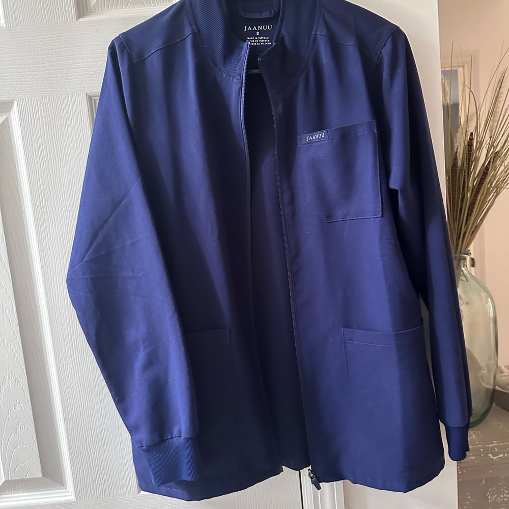 Jaanuu navy blue scrub jacket